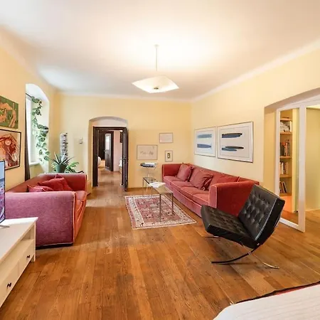 Apartment 18th Century Under Castle Prag