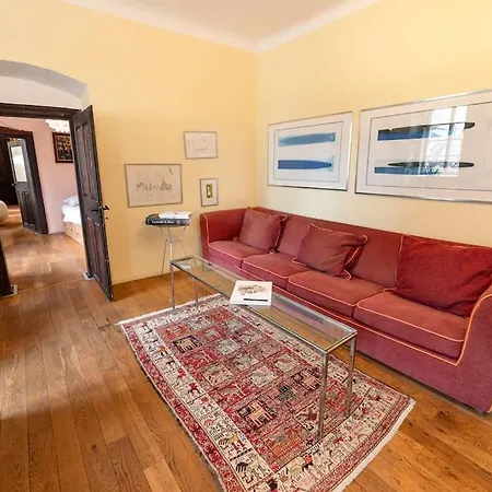Apartment 18th Century Under Castle *